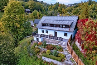 Chalupa s bazénem - zámek Kolštejn - Šerák