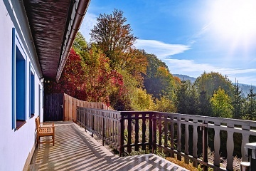 Chalupa s baz�nem - z�mek Kol�tejn - �er�k