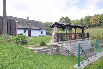 Chalupa s baz�nem - z�mek Kol�tejn - �er�k