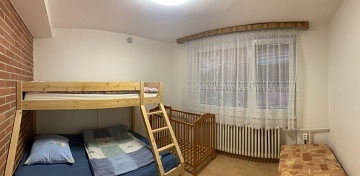 Chata a bazén - jižní Morava - Hustopeče - Pálava