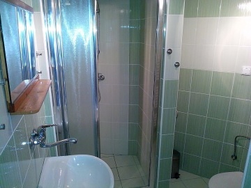 Chalupa s baz�nem - �ehrovsk� les - hrad Kost