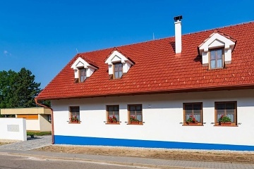 Chalupa s baz�nem - P�lavsk� vrchy - Nov� Ml�ny