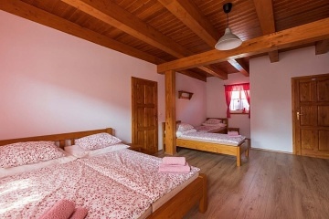 Chalupa s baz�nem - P�lavsk� vrchy - Nov� Ml�ny