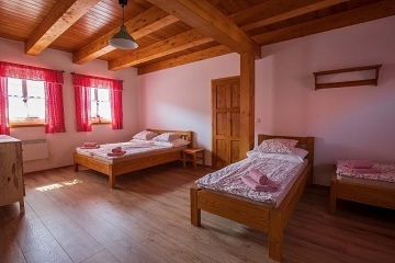 Chalupa s baz�nem - P�lavsk� vrchy - Nov� Ml�ny