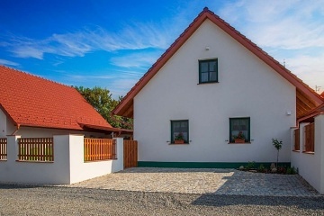 Chalupa a baz�n - P�lavsk� vrchy - Nov� Ml�ny