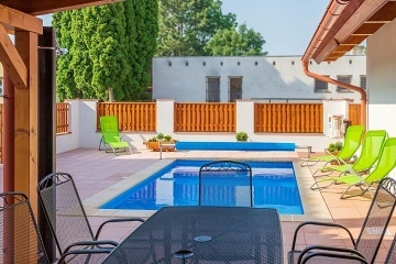 Chalupa a baz�n - P�lavsk� vrchy - Nov� Ml�ny