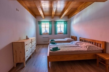 Chalupa a baz�n - P�lavsk� vrchy - Nov� Ml�ny