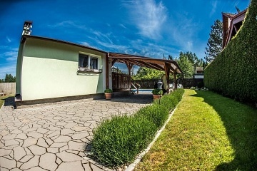 Chata s baz�nem - Lu�nice - Plan� nad Lu�nic�