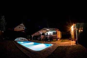 Chata s baz�nem - Lu�nice - Plan� nad Lu�nic�