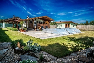 Chata s baz�nem - Lu�nice - Plan� nad Lu�nic�