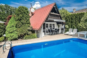 Chata s bazénem u řeky Lužnice - Táborsko