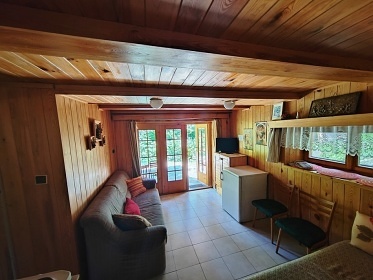 Chata u p�ehrady Vranov - hrad Corn�tejn a B�tov