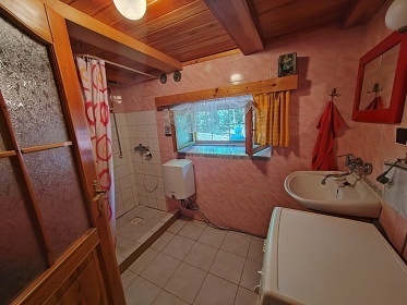 Chata u p�ehrady Vranov - hrad Corn�tejn a B�tov