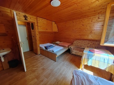 Chata u p�ehrady Vranov - hrad Corn�tejn a B�tov