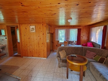 Chata u p�ehrady Vranov - hrad Corn�tejn a B�tov