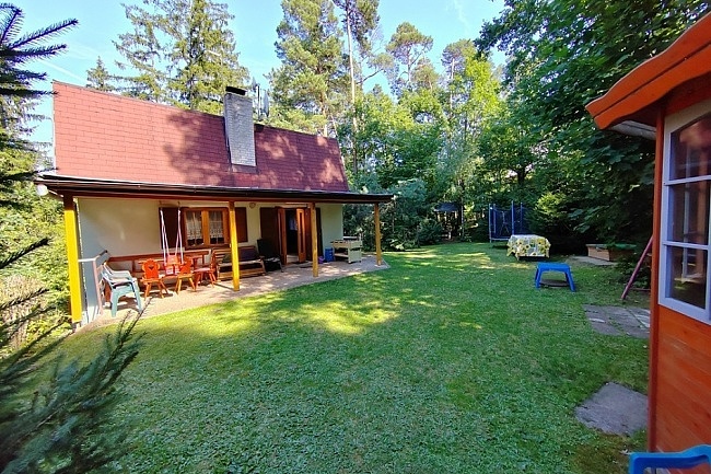 Chata u p�ehrady Vranov - hrad Corn�tejn a B�tov