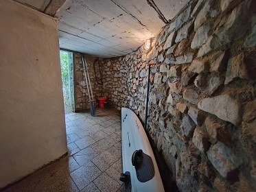 Chata u p�ehrady Vranov - hrad Corn�tejn a B�tov