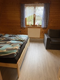 Chata u p�ehrady Vranov - hrad Corn�tejn a B�tov