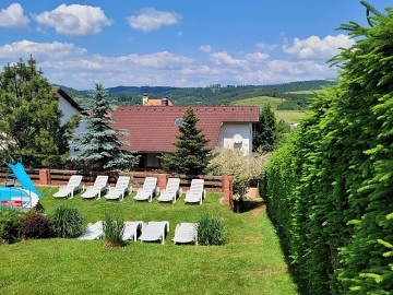 Wellness chalupa �esk� r�j - baz�n a hrad Pecka