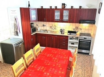 Wellness chalupa �esk� r�j - baz�n a hrad Pecka