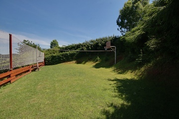 Wellness chalupa �esk� r�j - baz�n a hrad Pecka