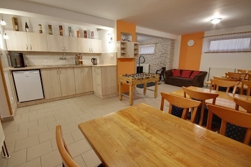 Wellness chalupa �esk� r�j - baz�n a hrad Pecka