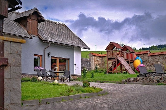 Chalupa s baznem - Bukov hora - Mlnick dvr