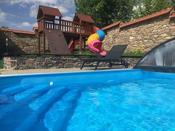 Chalupa s bazénem - Buková hora - Mlýnický dvůr