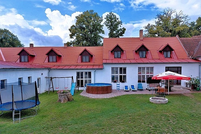 Chalupa s bazénem - CHKO Třeboňsko - Mníšek