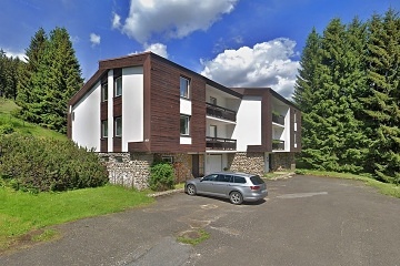 Rekrean dm se zahradou - Pec pod Snkou