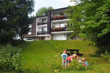 Rekrean dm se zahradou - Pec pod Snkou