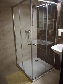 Rekrean dm se zahradou - Pec pod Snkou