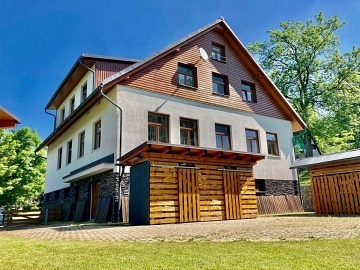 Rodinn chalupa a koupac sud - ky a Detn