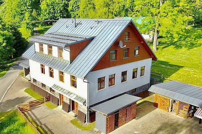 Rodinn chalupa a koupac sud - ky a Detn