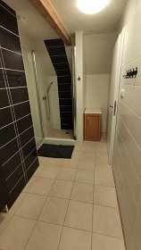 Chalupa s baznem - Lipensk jezero - jin echy