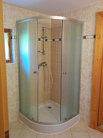 Roubenka s v��ivkou - podh��� Javorn�k� a Beskyd