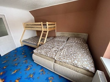 Chalupa s baz�nem - v�hled na Sn�ku - Krkono�e