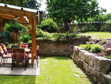 Chata u lesa �esk� r�j - hrad Trosky - Vald�tejn