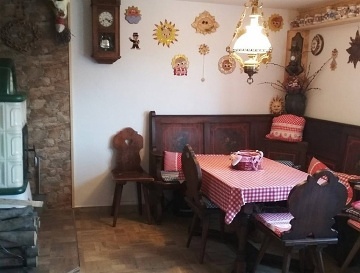 Chata u lesa �esk� r�j - hrad Trosky - Vald�tejn