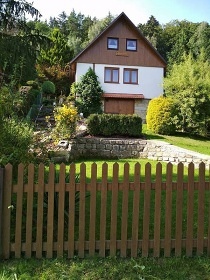 Chata u lesa �esk� r�j - hrad Trosky - Vald�tejn