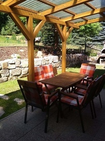 Chata u lesa �esk� r�j - hrad Trosky - Vald�tejn