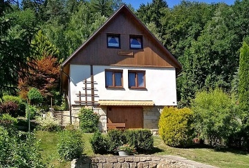 Chata u lesa �esk� r�j - hrad Trosky - Vald�tejn