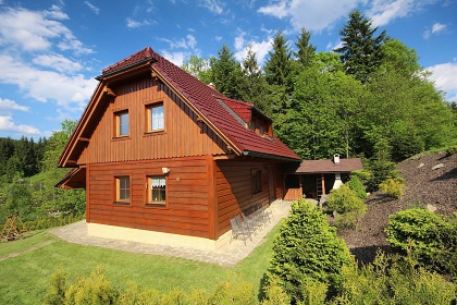 Rodinn� chalupa v��ivka a baz�n - Vset�nsk� Be�va