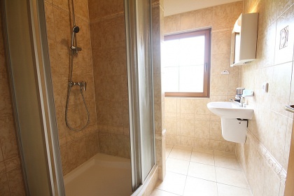 Rodinn� chalupa v��ivka a baz�n - Vset�nsk� Be�va