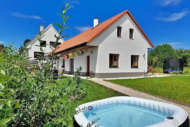 Chalupa s v��ivkou - T�ebo�sko - Jind�ich�v Hradec
