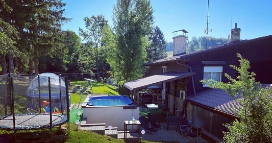 Chata s baznem - Hostnsk vrchy - ZOO Len