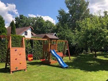 Chata s baz�nem - u p�ehrady na Horn� Be�v�