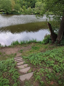 Chata u �eky S�zava - hrad �esk� �ternberk