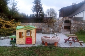 Chalupa s baz�nem - Rychlebsk� stezky - Jesen�ky