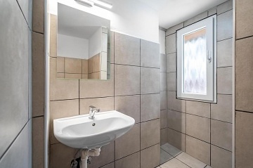 2 Chaty a baz�n - Lu�ick� hory - �esk� �v�carsko